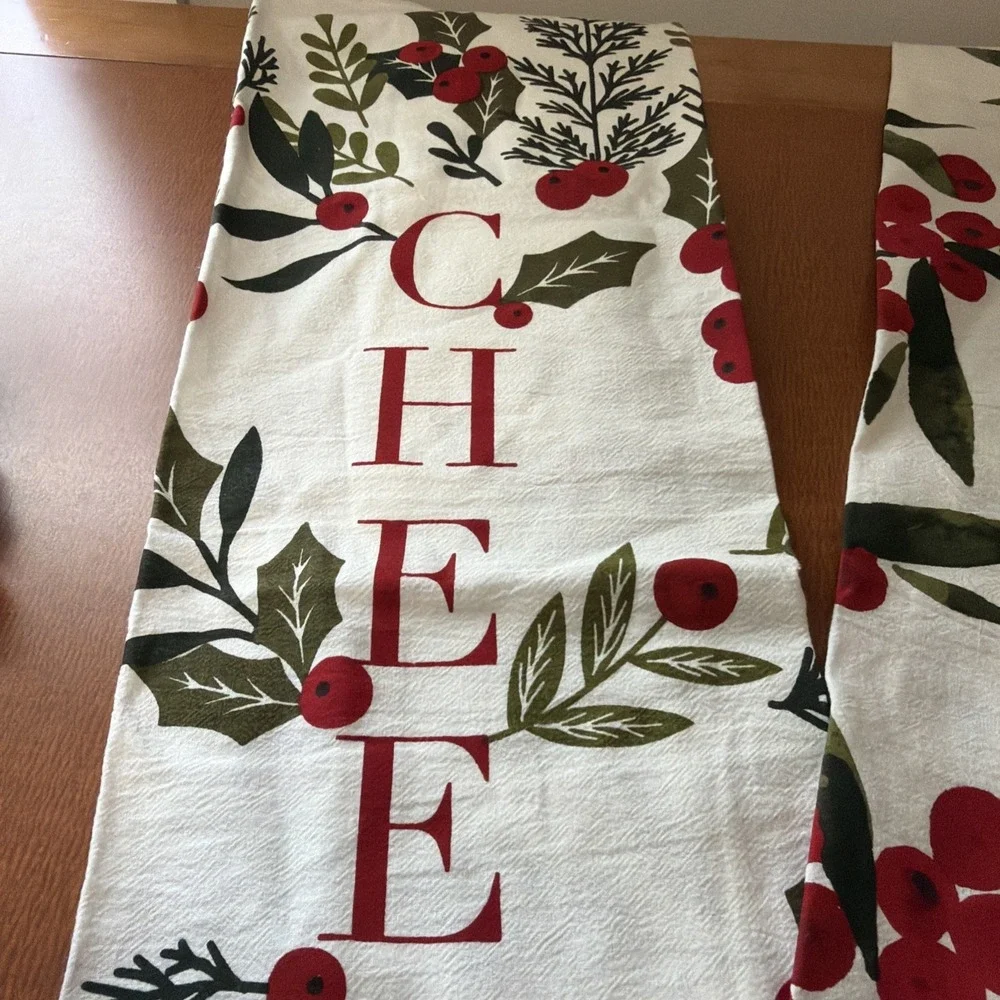 Set Of 2 New Kitchen Tea Towels Red Cherry Holly Berries Cotton 26x18 Christmas